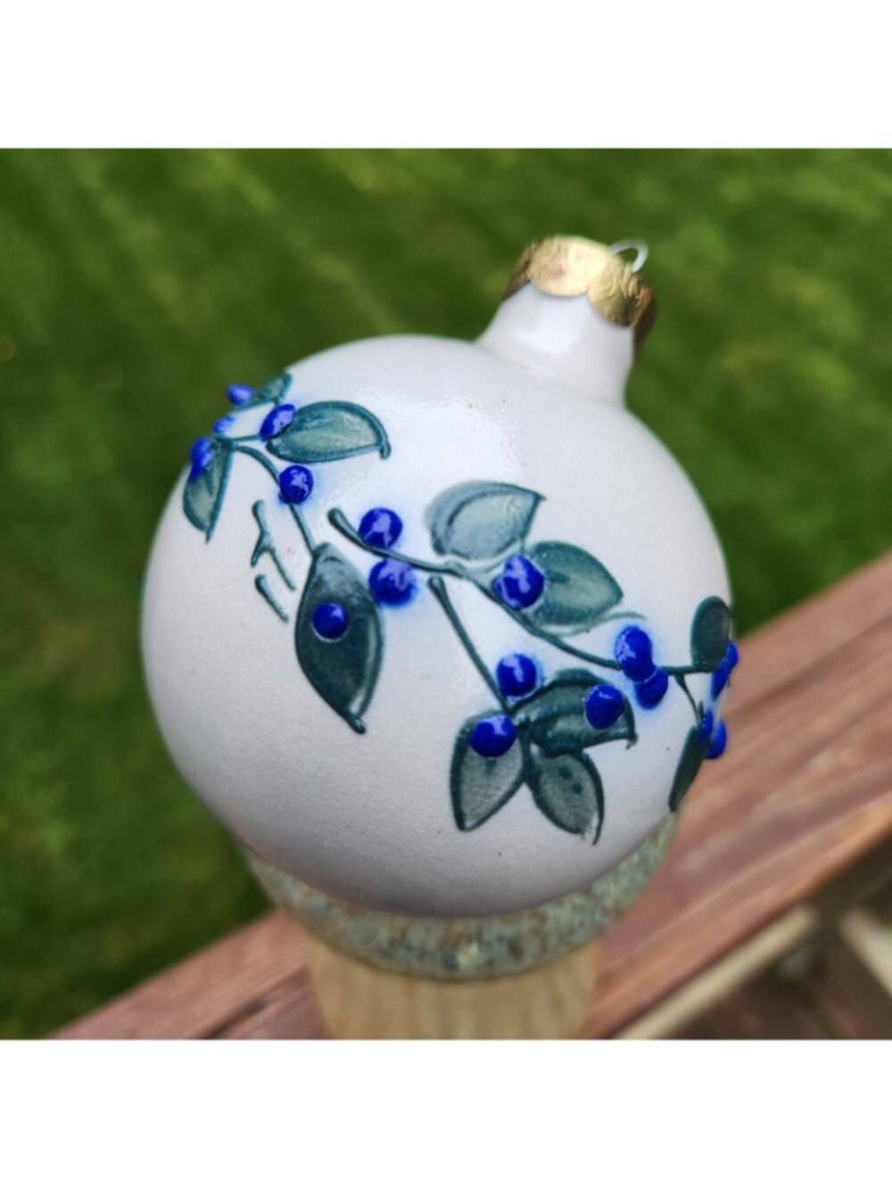 Salmon Falls Stoneware Pottery Christmas Ornament Green Vine Blue Berry Vintage - Picture 2 of 5